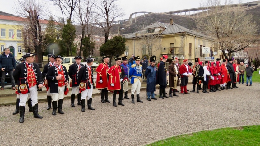 Povijesne postrojbe hrvatske vojske okupile se u Bakru