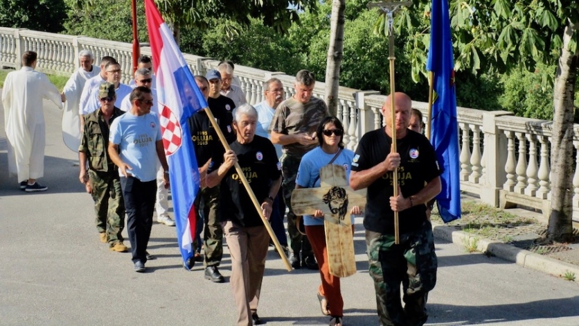 Vijenci i svijeće za poginule hrvatske branitelje
