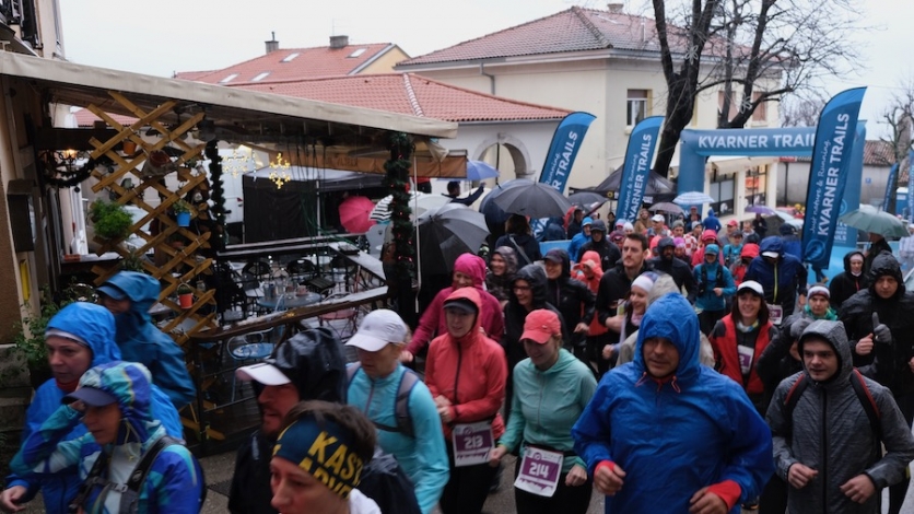 Dvjestotinjak trkača iz pet zemalja u Kastvu prkosilo kiši 