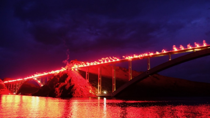 Baklje će večeras osvijetliti Krčki most