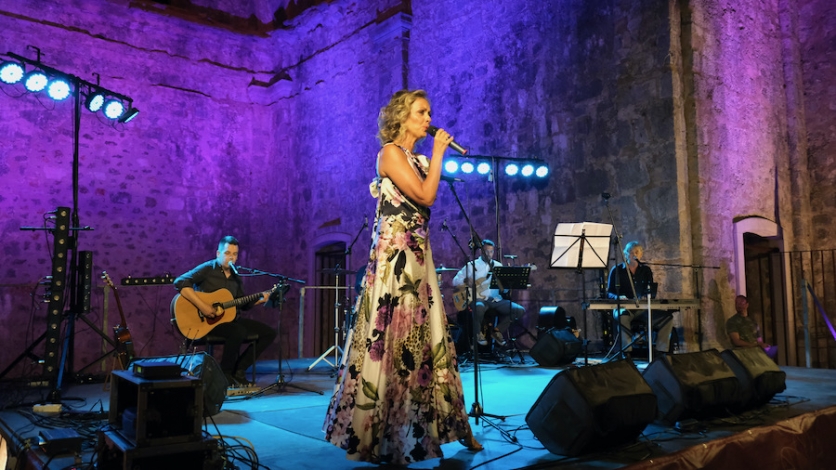 Slavljeničkim koncertom Karin očarala kastavsku publiku