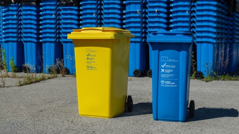 Preuzimanje žutih i plavih spremnika na području Bakra