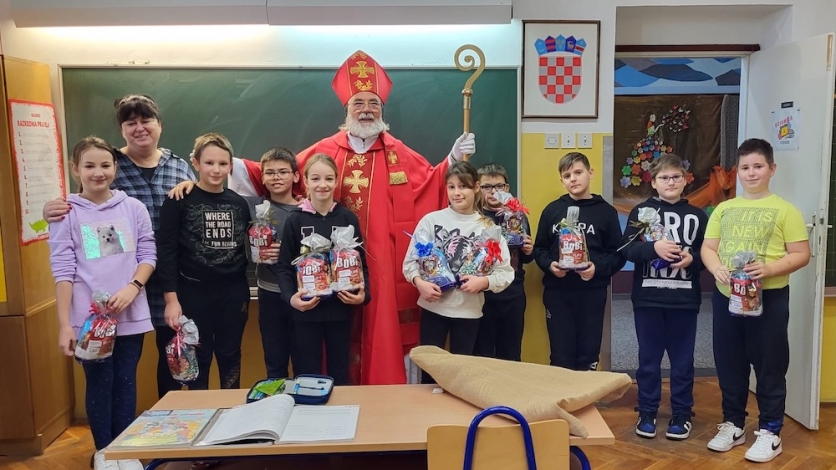 Sveti Nikola obradovao šmričke osnovnoškolce