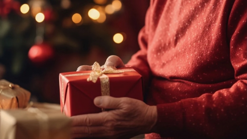 Božićnice bakarskim umirovljenicima, potrebitima bonovi