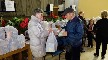 765 poklon paketa razveselilo čavjanske umirovljenike